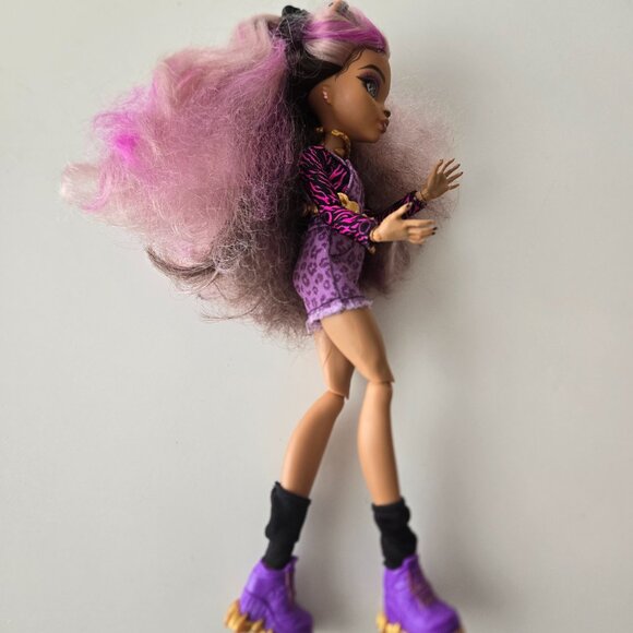 MONSTER HIGH Clawdeen Wolf - Picture 5 of 5